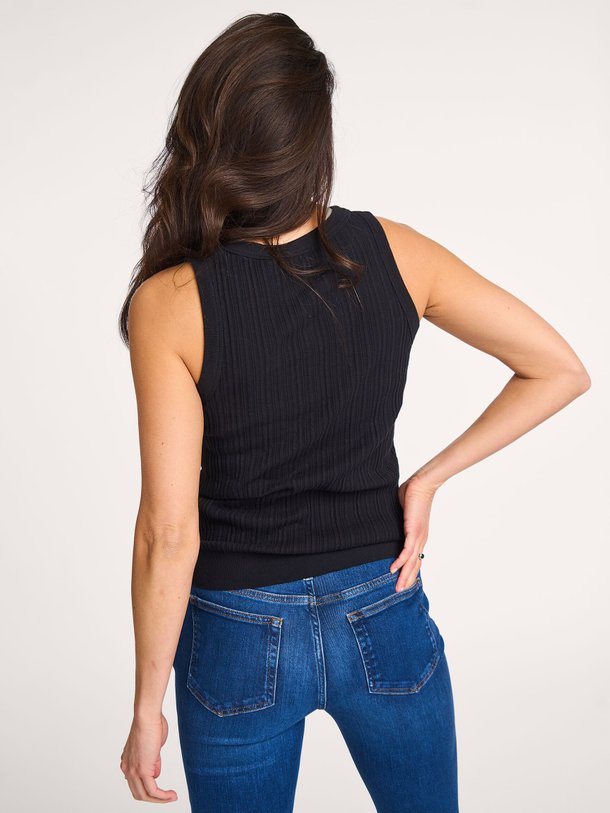 Ontdek de Olina katoenen gestreepte rib tanktop van Drykorn in de kleur zwart bij Orangebag. Op werkdagen voor 21:45 besteld, morgen in huis.