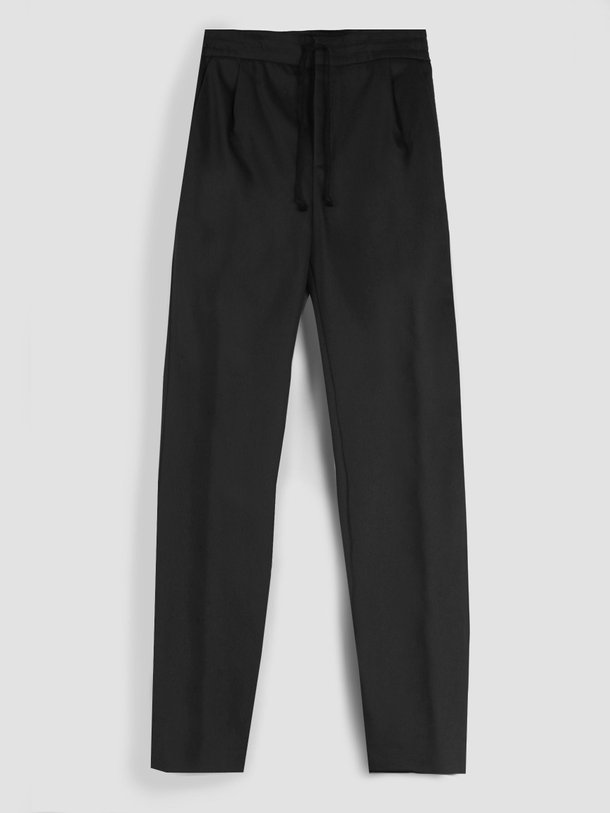 Ontdek de Level katoenstretch pantalon van Drykorn in de kleur zwart bij Orangebag. Op werkdagen voor 21:45 besteld, morgen in huis.