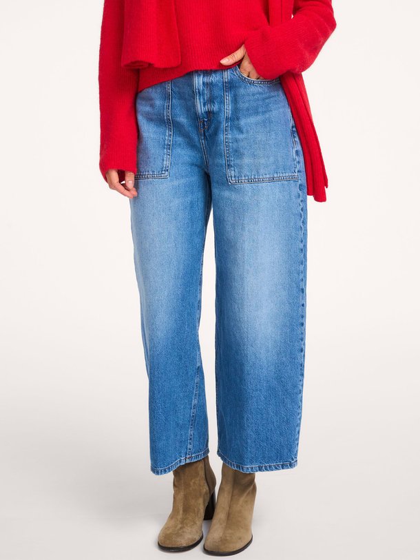 Ontdek de Derive mid waist barrel fit non-stretch jeans van Drykorn in de kleur Blauw bij Orangebag. Op werkdagen voor 21:45 besteld, morgen in huis.