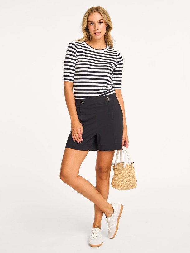 Ontdek de Lisanne heavy travel jersey short van Studio Anneloes in de kleur zwart bij Orangebag. Op werkdagen voor 21:45 besteld, morgen in huis.