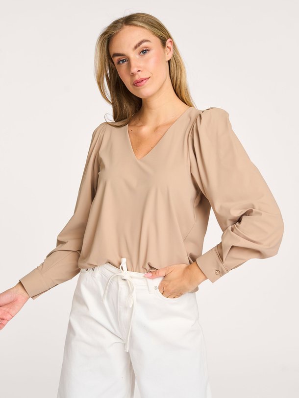 Ontdek de Les medium travel jersey top van Studio Anneloes in de kleur zand bij Orangebag. Op werkdagen voor 21:45 besteld, morgen in huis.