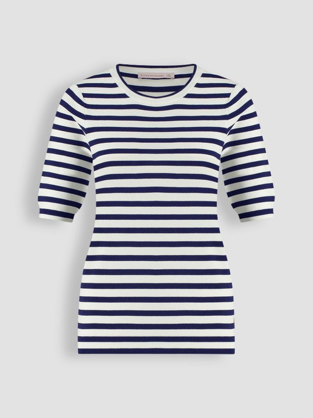 Ontdek de Luna viscosemix gestreepte top van Studio Anneloes in de kleur donkerblauw bij Orangebag. Op werkdagen voor 21:45 besteld, morgen in huis.