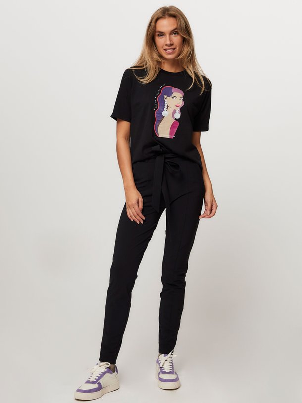 Ontdek de Katlyn bonded travel rib jersey broek van Studio Anneloes in de kleur zwart bij Orangebag. Op werkdagen voor 21:45 besteld, morgen in huis.