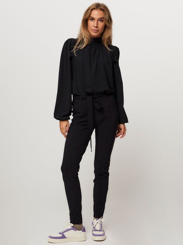 Ontdek de Izla medium travel jersey top van Studio Anneloes in de kleur zwart bij Orangebag. Op werkdagen voor 21:45 besteld, morgen in huis.