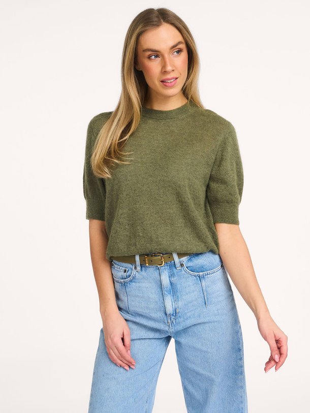 Ontdek de Sanidy alpaca/wolmix trui van Drykorn in de kleur Groen bij Orangebag. Op werkdagen voor 21:45 besteld, morgen in huis.