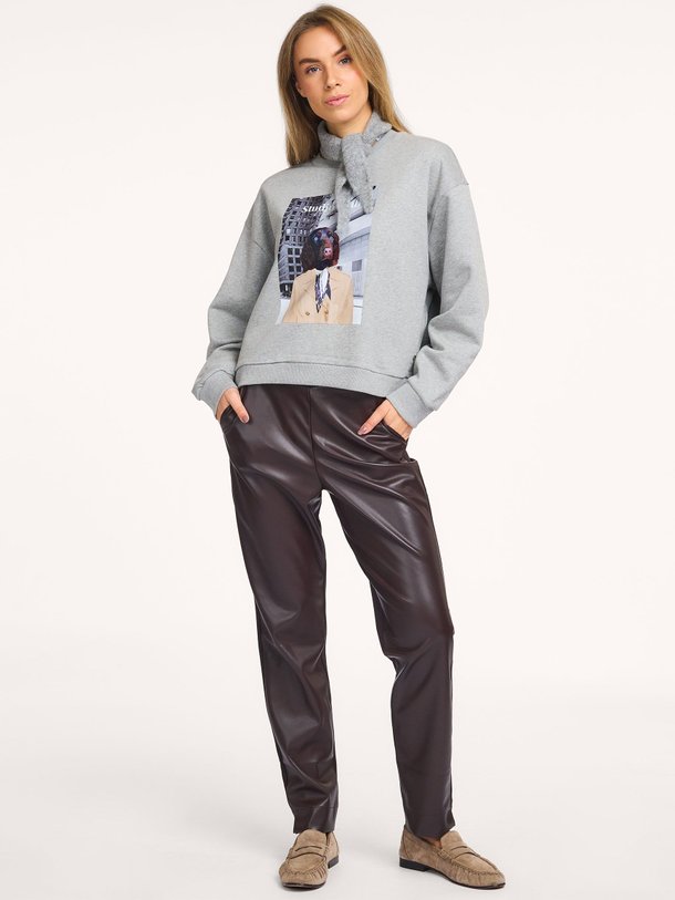 Ontdek de Charlie organic cotton mix sweater met print van Studio Anneloes in de kleur grijs bij Orangebag. Op werkdagen voor 21:45 besteld, morgen in huis.