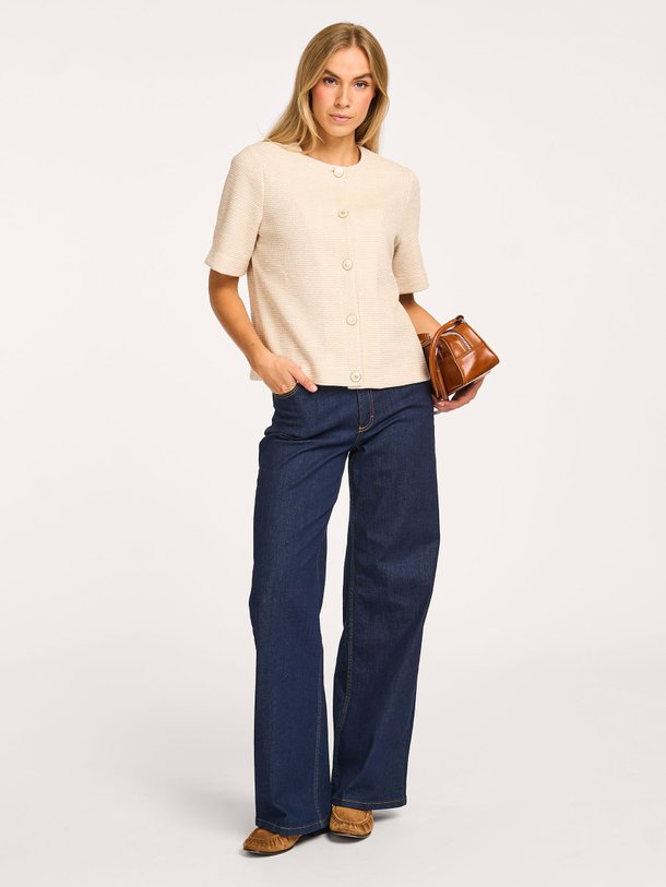 Ontdek de Aafke katoenmix tweed jasje met lurex van Studio Anneloes in de kleur ecru bij Orangebag. Op werkdagen voor 21:45 besteld, morgen in huis.