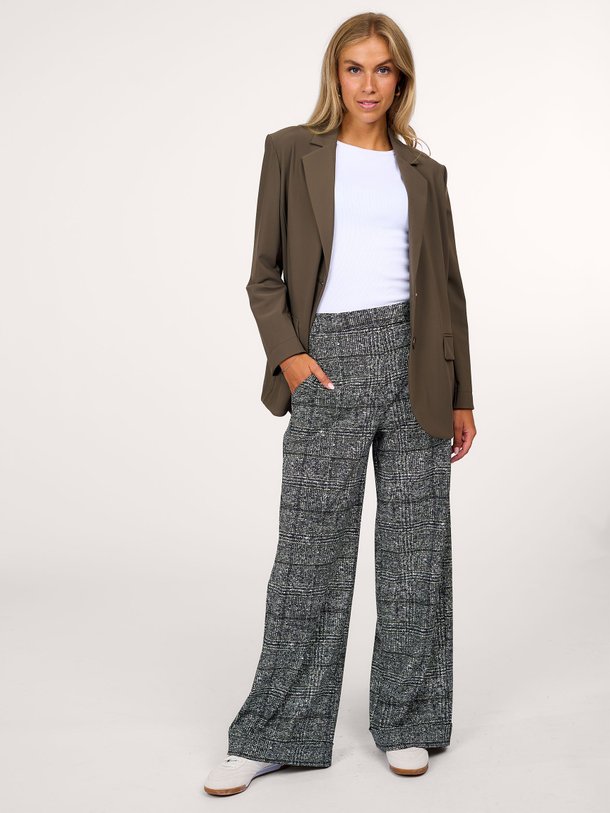 Ontdek de Ozzie heavy travel jersey geruite broek van Studio Anneloes in de kleur donkergroen bij Orangebag. Op werkdagen voor 21:45 besteld, morgen in huis.