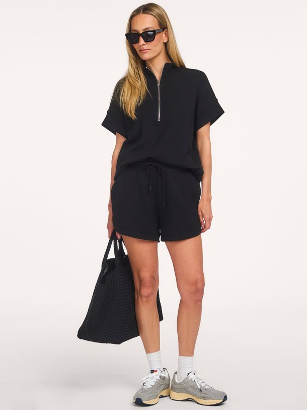 OLLIE HIGH RISE SHORT, 8 viscose, polyester, elastane.