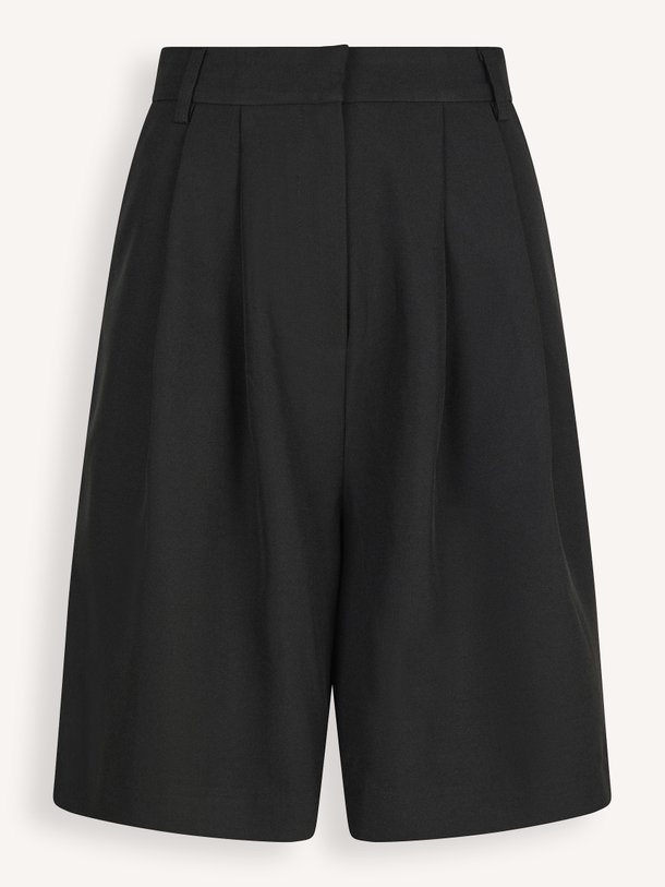 Ontdek de zwarte Neo Noir Nika Bermuda shorts bij Orangebag. Een stijlvolle short met een high waist en wijde pijpen voor een elegante zomerse look.
