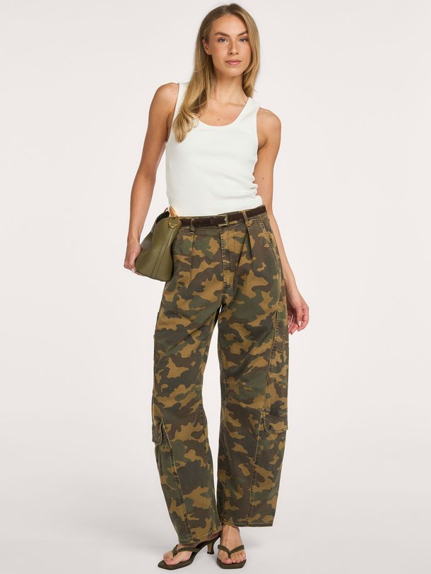 Flight, high waist barrel fit jeans