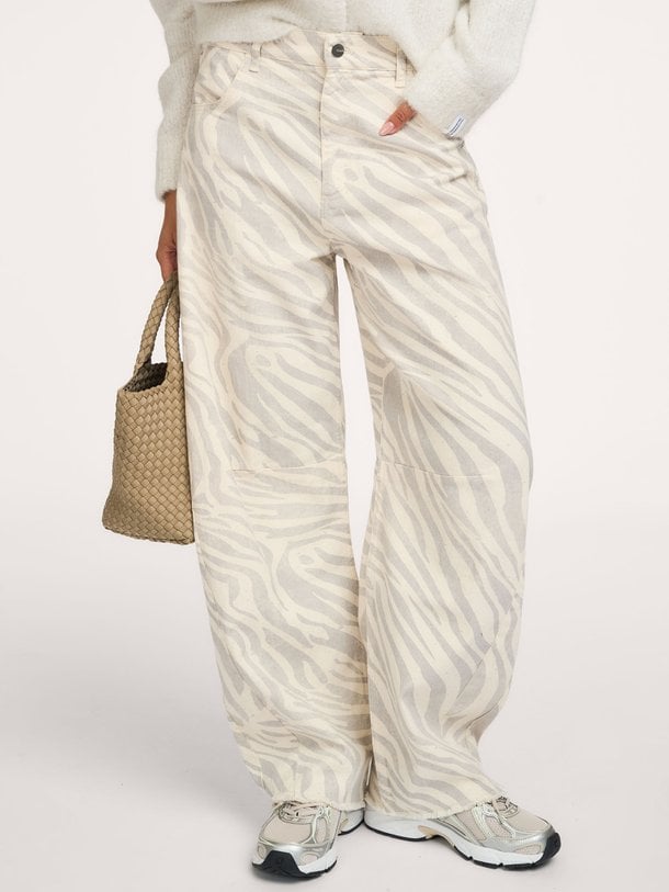 High waist barrel fit jeans