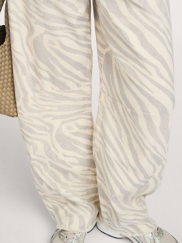 High waist barrel fit jeans
