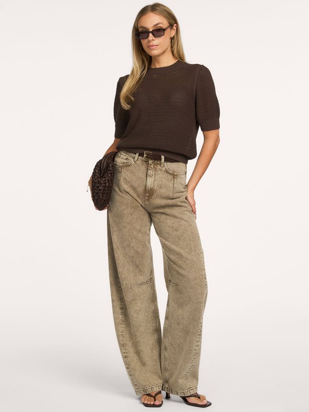 260285 Liable, mid waist barrel fit jeans