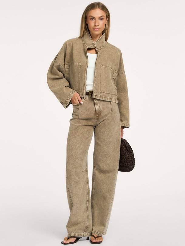 260285 Liable, mid waist barrel fit jeans