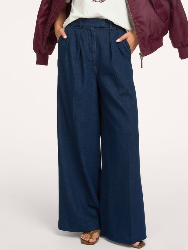 Lou, high waist wide fit jeans
