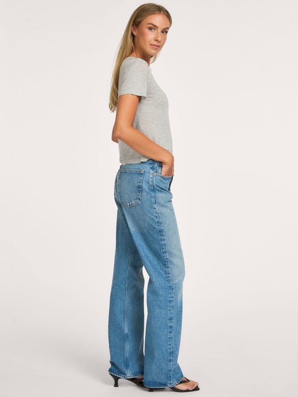 Vintage Loose, mid waist straight fit jeans