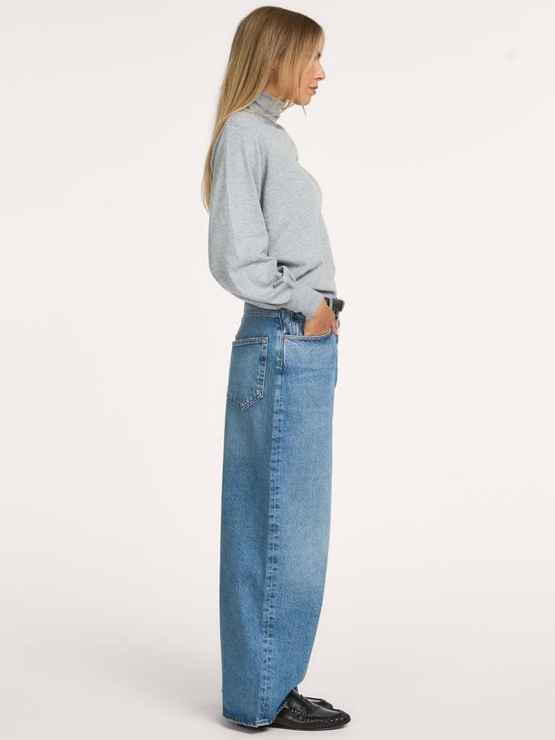 Rounded baggy, high waist wide fit jeans