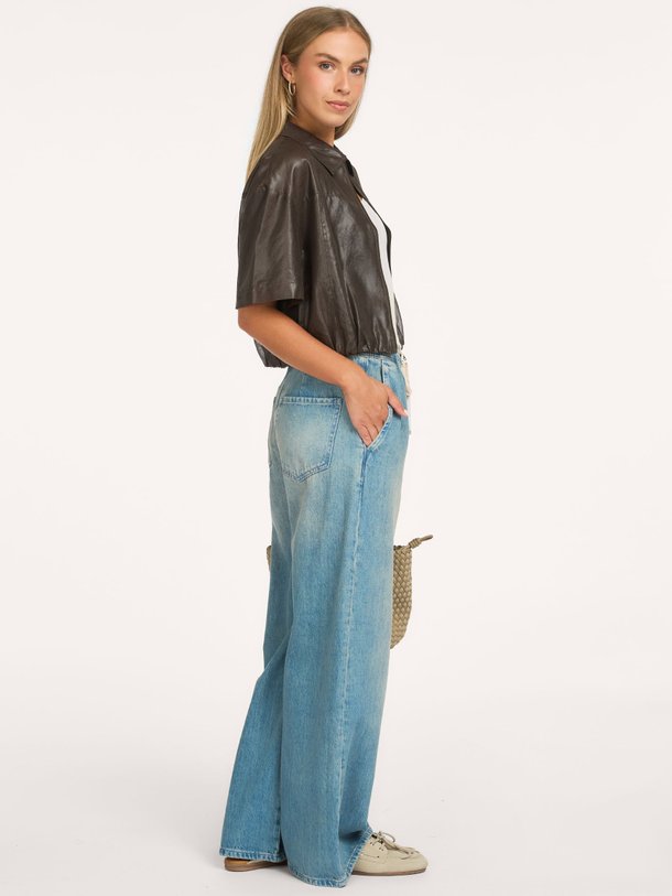 Mid waist wide fit jeans