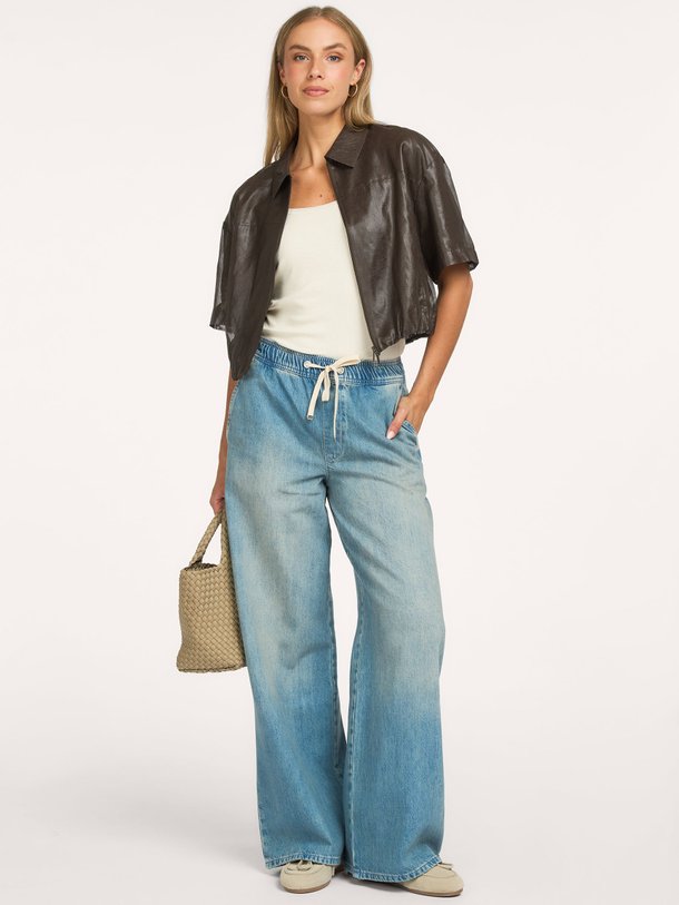 Mid waist wide fit jeans