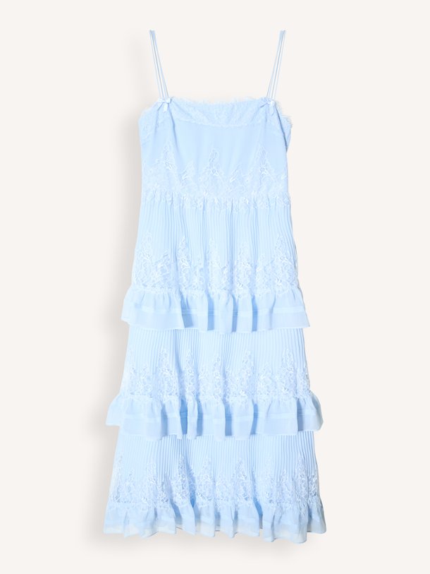 Ontdek de CHIFFON LACE TIERED MIDI DRESS van Self Portrait bij Orangebag. Een elegante lichtblauwe jurk met verfijnd kant en een zwierige gelaagde rok.