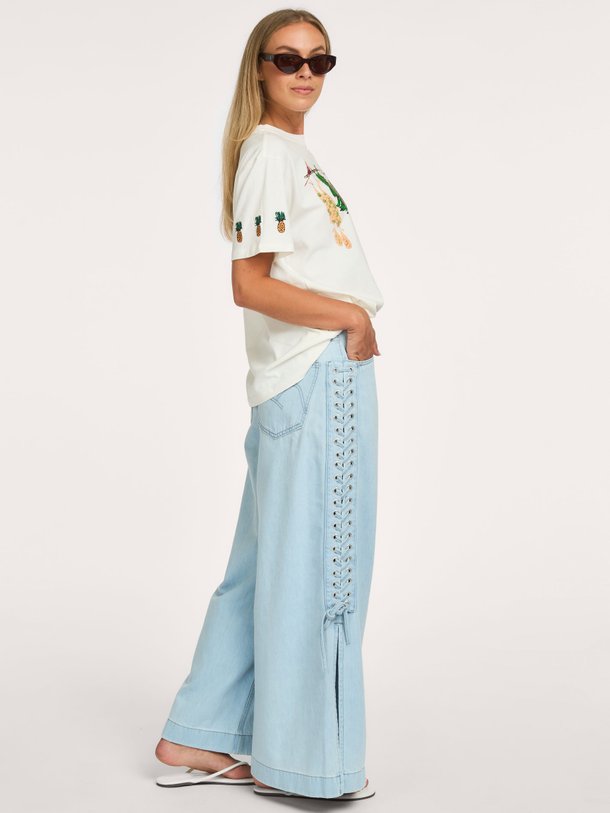 High waist wide fit jeans met bies