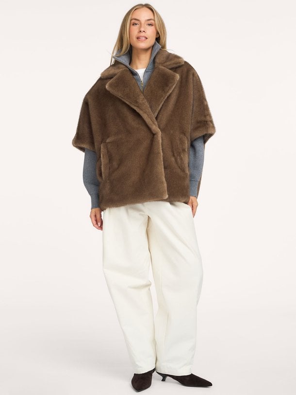 ELIN FAUX MINK CAPE Elin, fake fur cape