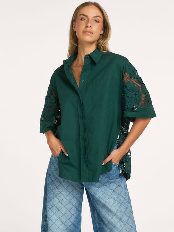 Kali, katoenen blouse met kant