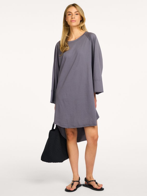 10Days jersey logo dress online kopen | Orangebag Ontdek de 10Days jersey logo dress in donkergrijs. Een comfortabele T-shirt jurk met iconisch ruglogo. Shop deze must-have nu bij Orangebag.