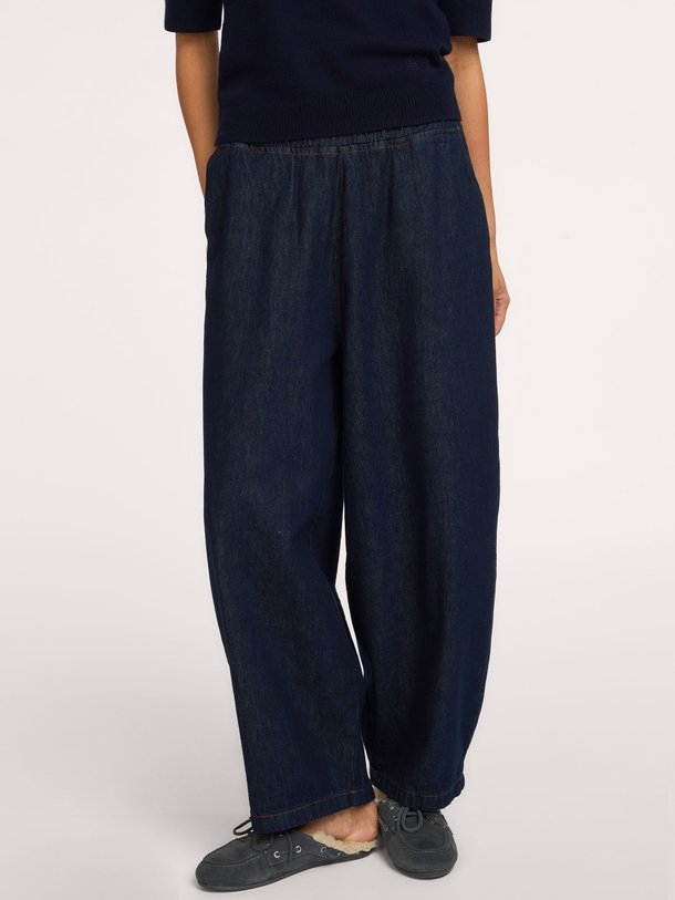 Okay, high waist barrel fit jeans