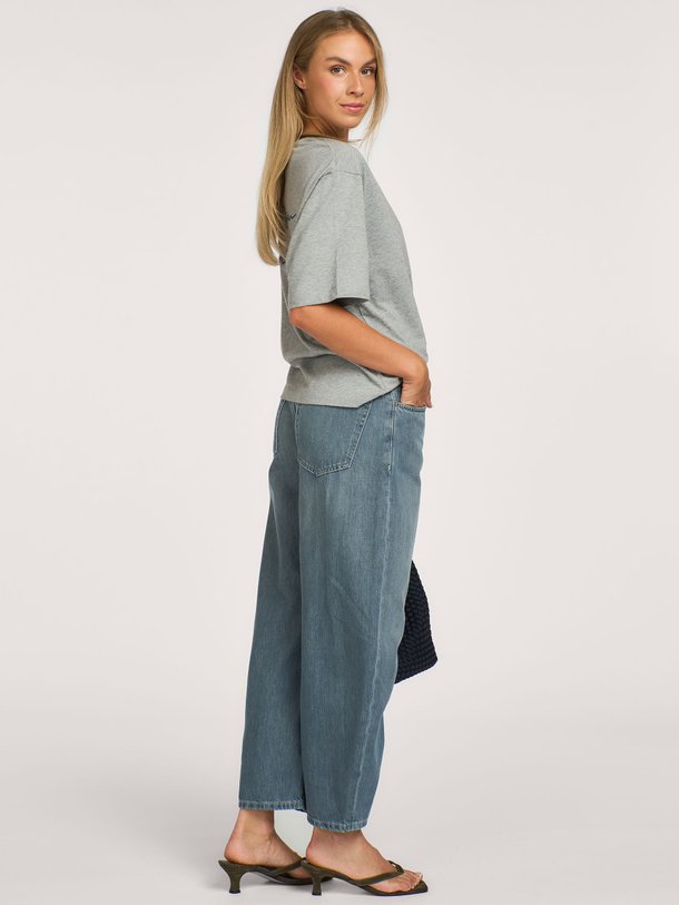 Jazzie, mid waist barrel fit non-stretch jeans