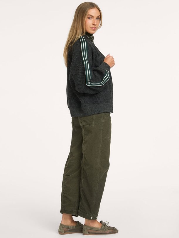 Dam, wolmix vest met bies