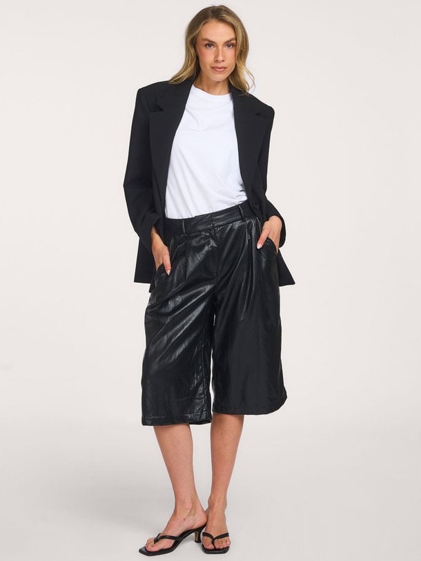 GittCC Pleat Bermuda Gitt, leatherlook bermuda broek