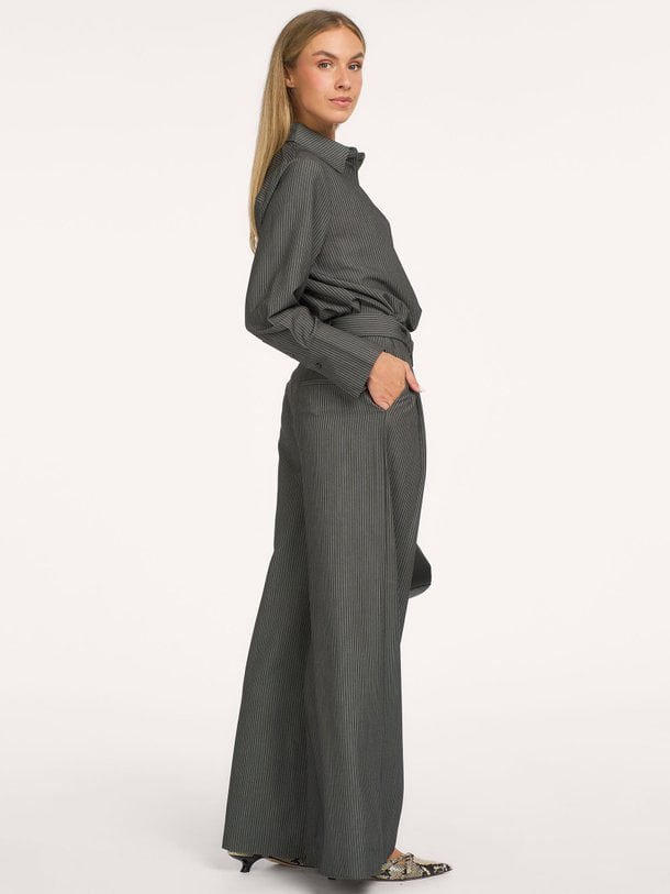 22 THE PINSTRIPED SHIRT Viscosemix gestreepte blouse