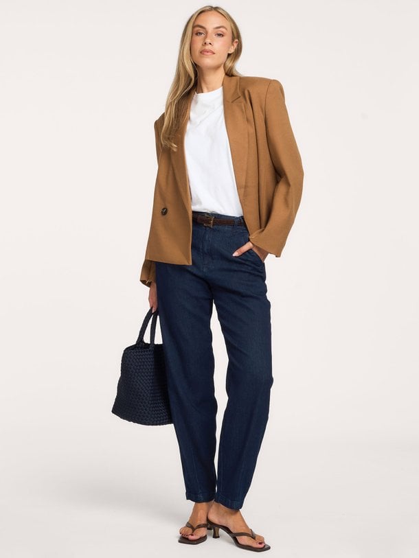 High waist tapered fit jeans