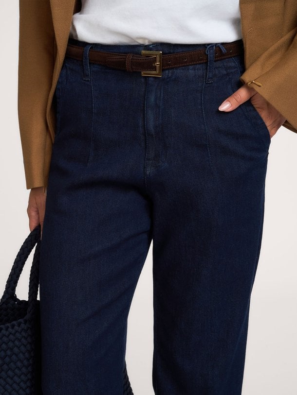 High waist tapered fit jeans