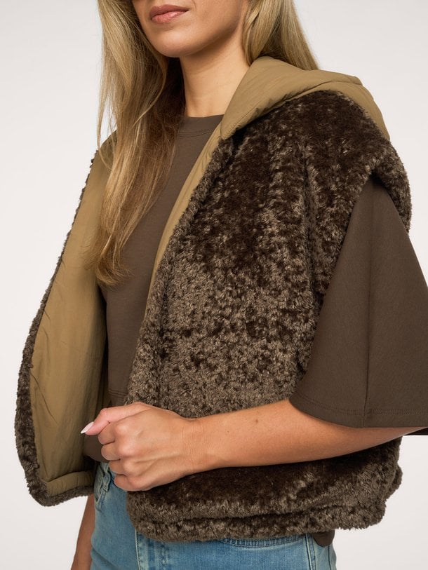 Fake fur reversible bodywarmer