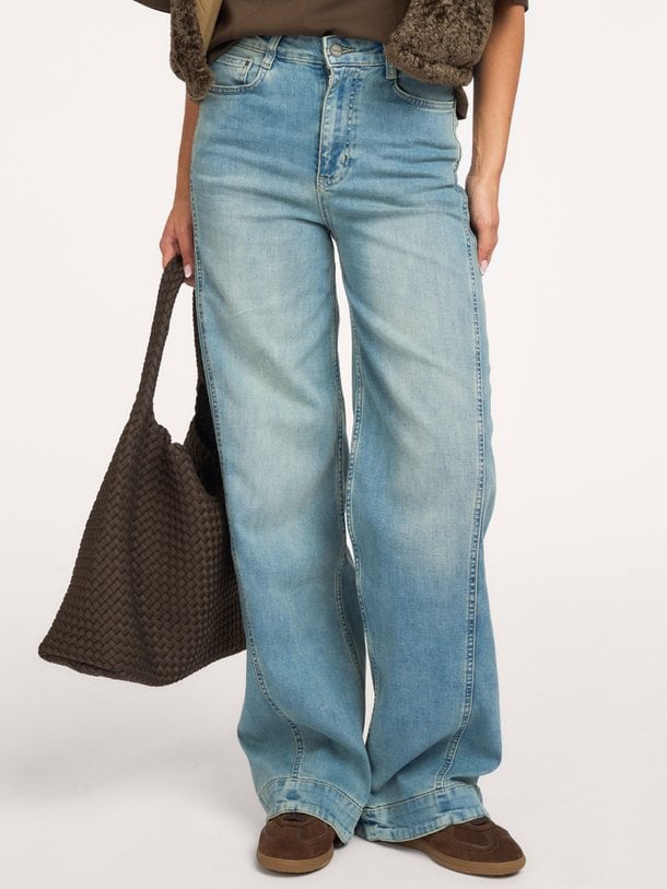 High waist wide leg jeans