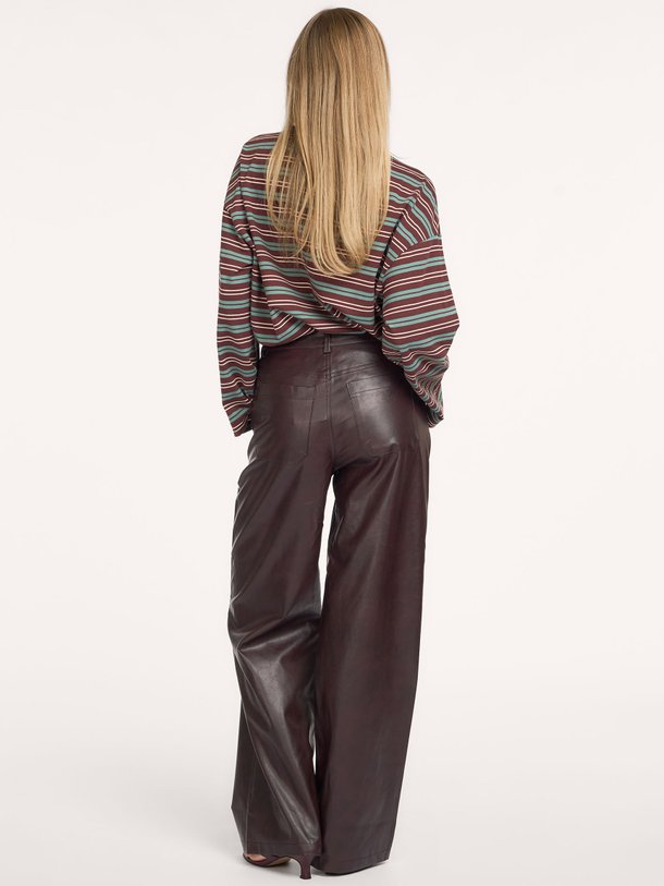 Meave, leatherlook broek