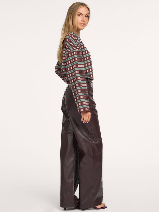 Meave, leatherlook broek