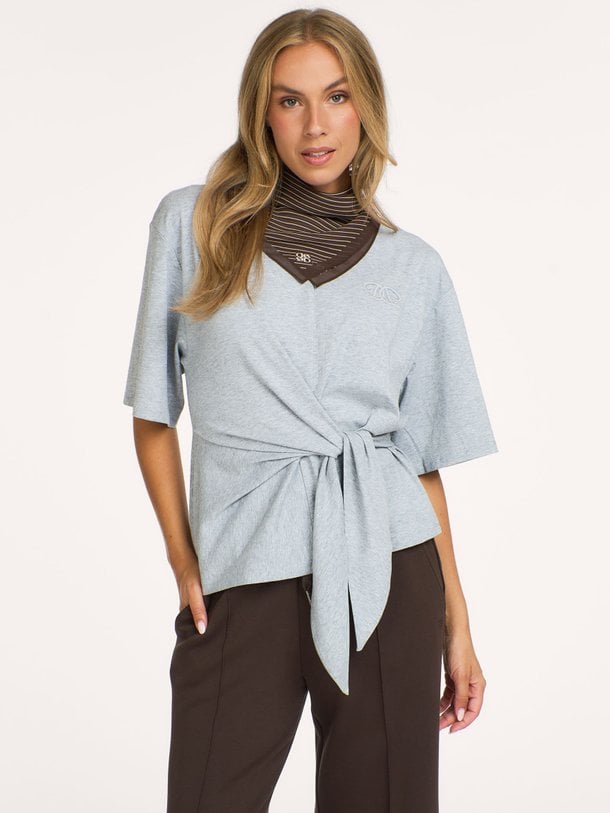 Pinstripe printed scarf Geweven gestreepte sjaal