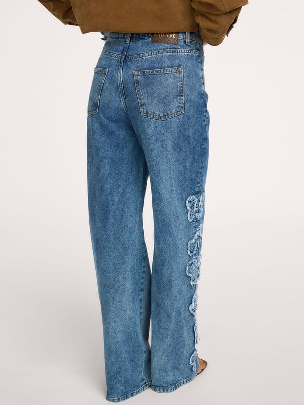 Yve, high waist wide fit jeans