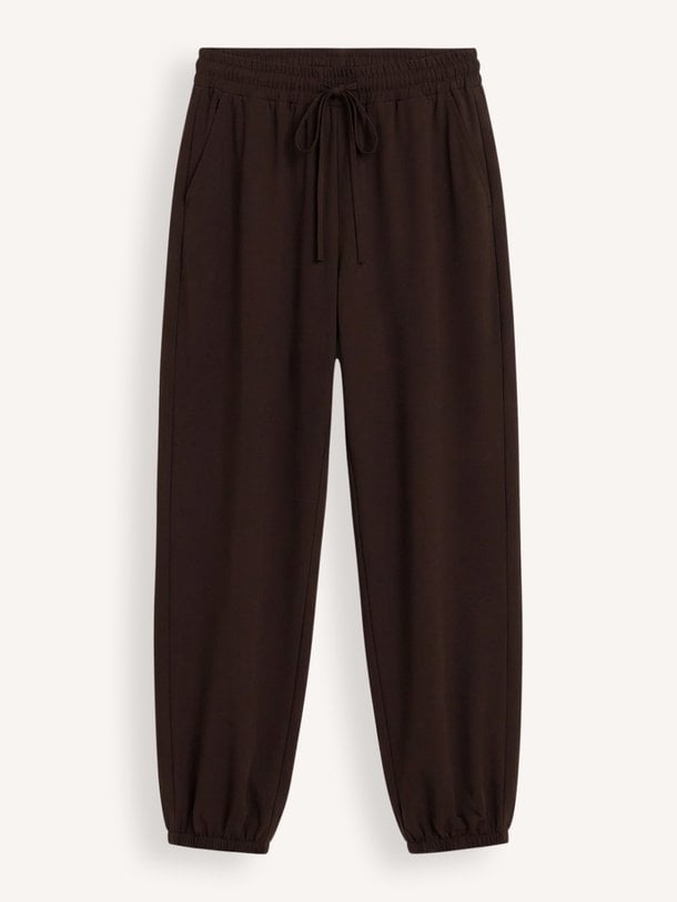 Ontdek de Mariel balloon trousers van Studio Anneloes in een diepe bruine tint. Comfortabel, stijlvol en perfect voor elke gelegenheid. Shop nu bij Orangebag.