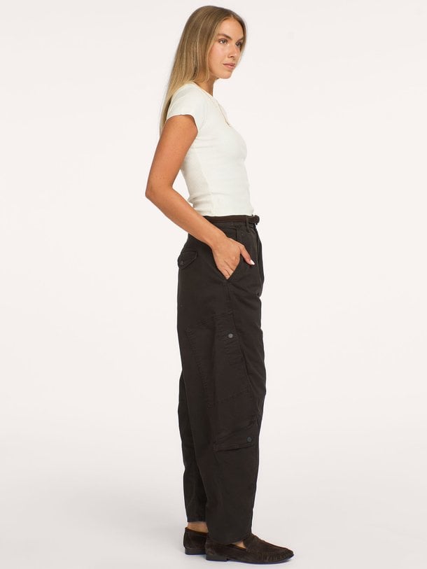 FLIGHT PANT Flight, high waist barrel fit jeans