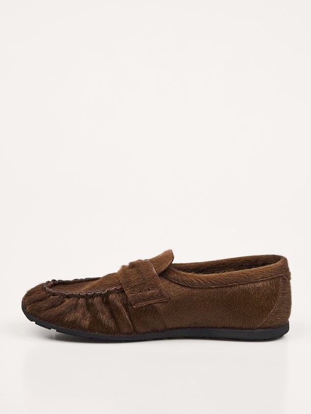 Riley Mio, lederen loafers met ponyhair