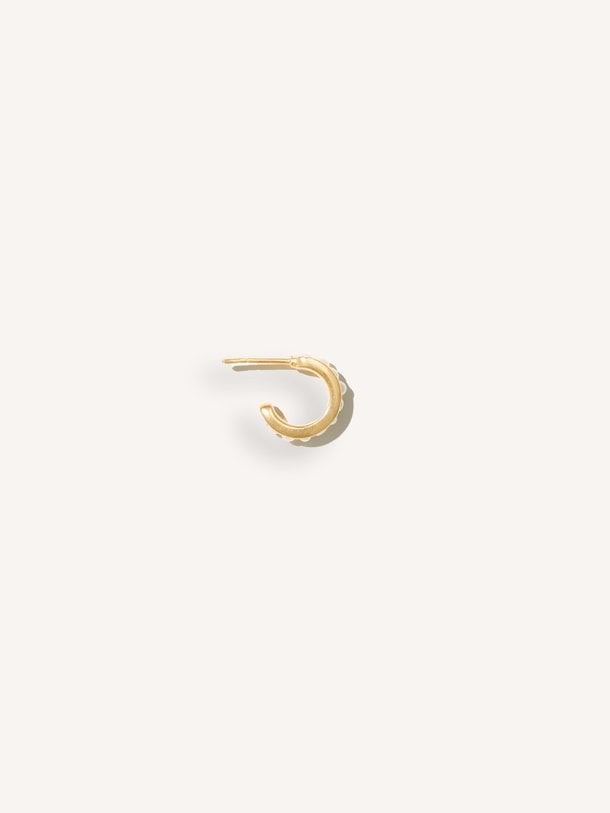 Libby, vergulde one-piece oorbel met parels