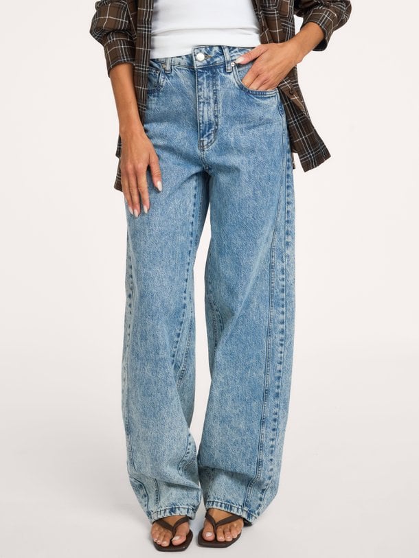 Mawi, high waist barrel fit jeans