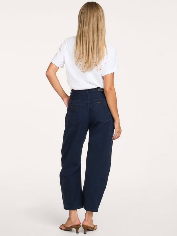 Dali Chino, high waist barrel fit jeans