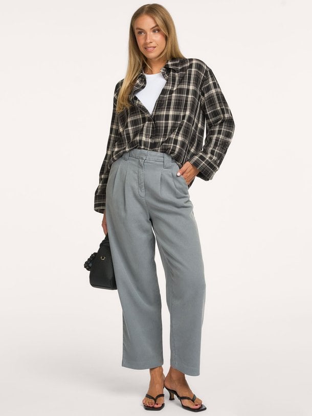 Wandali, high waist cropped fit jeans