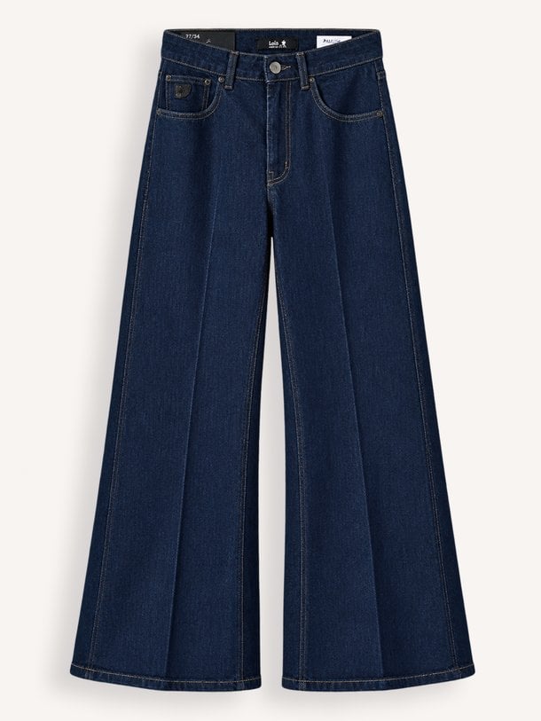 Mid waist straight fit jeans